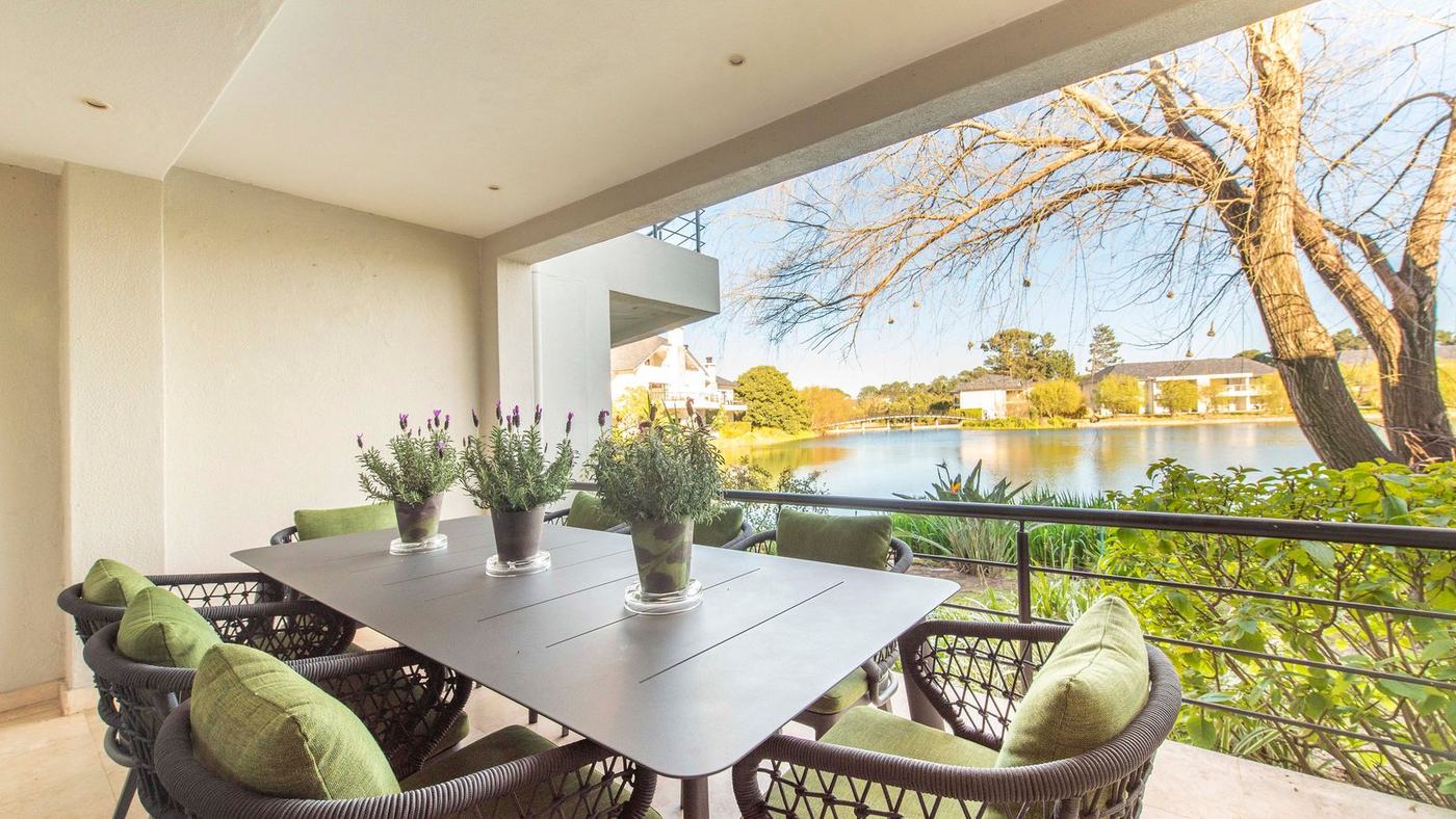 Land Cove 3E patio