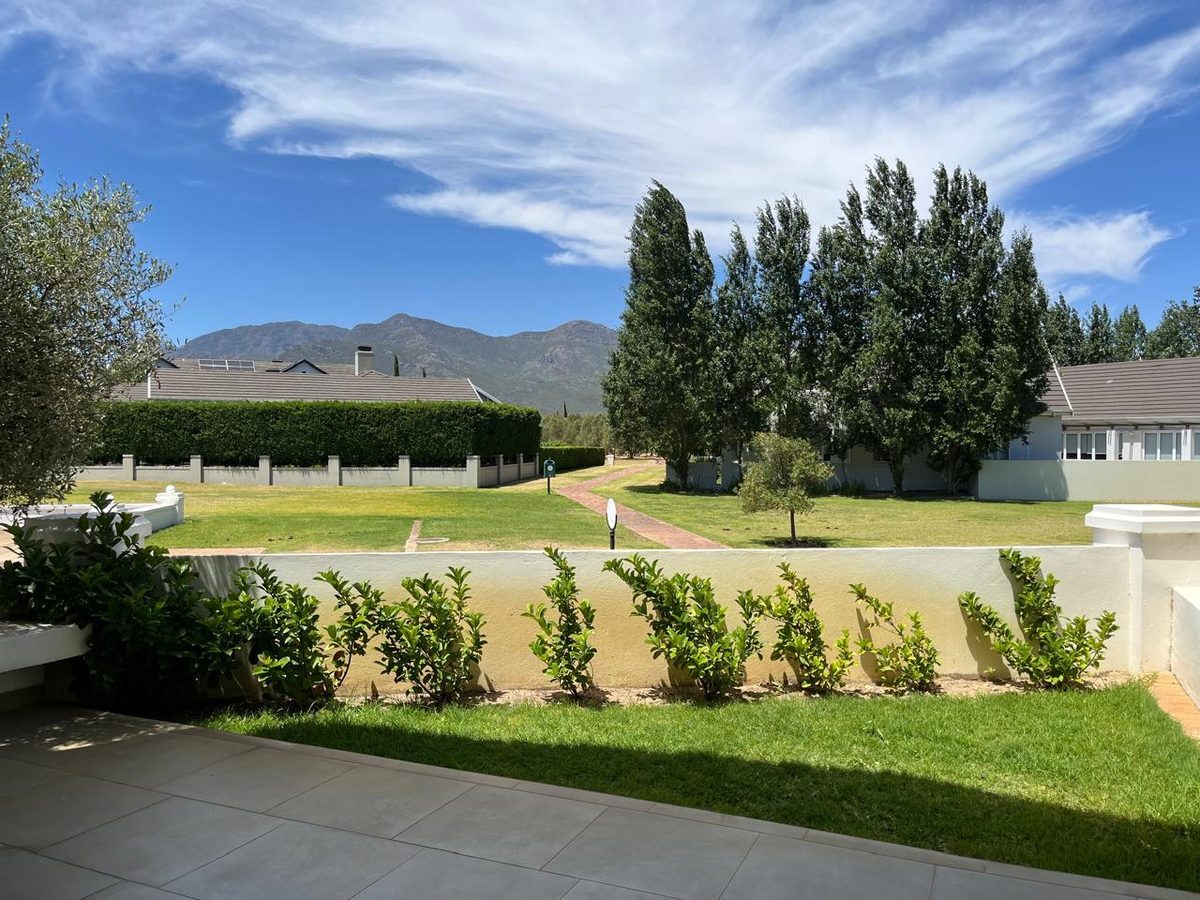 1 Bedroom Apartment Rented Out in Val de Vie Estate, Paarl — R 22 000