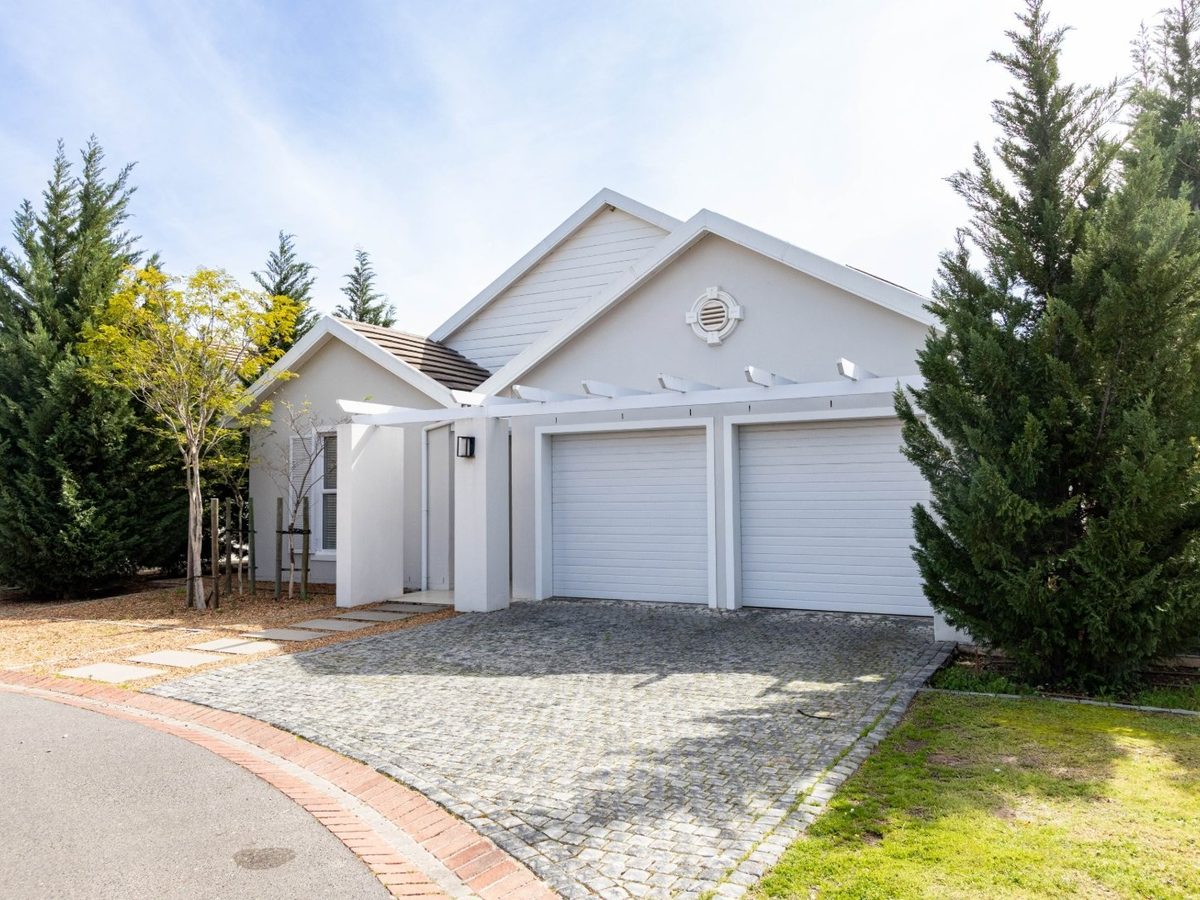 3 Bedroom House To Rent in Val de Vie Estate, Paarl — R 37 000