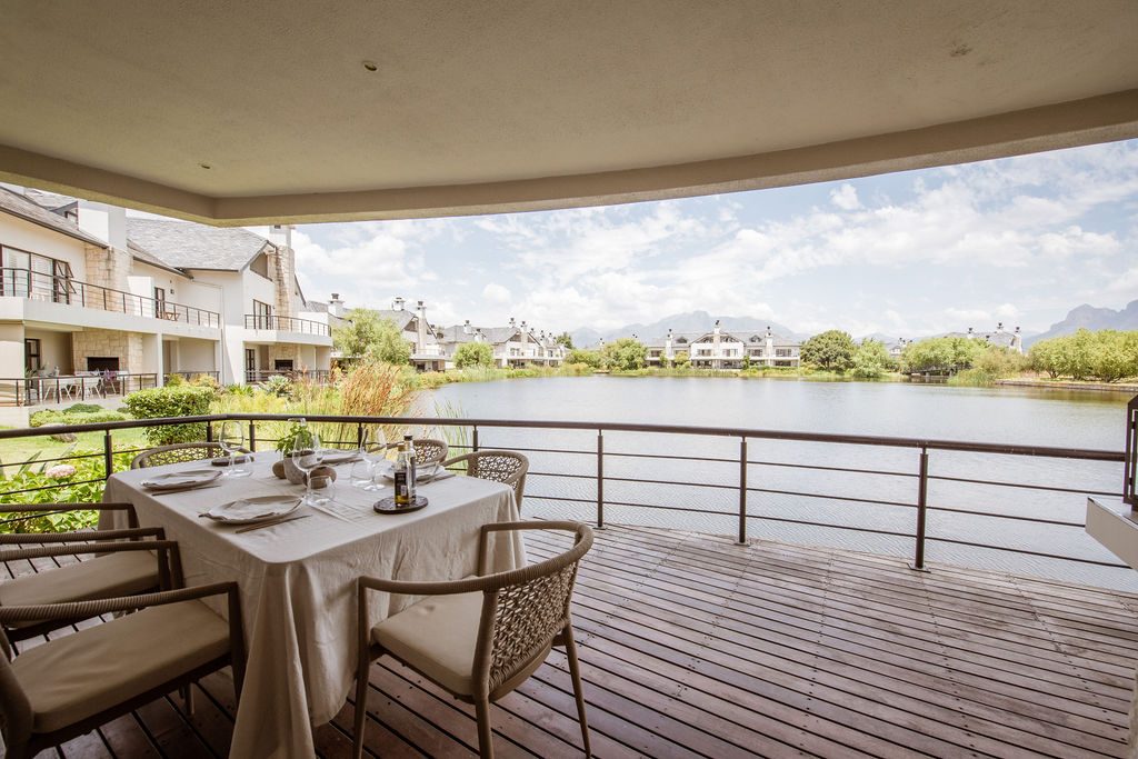 North Bridge 1C outdoor dining table
